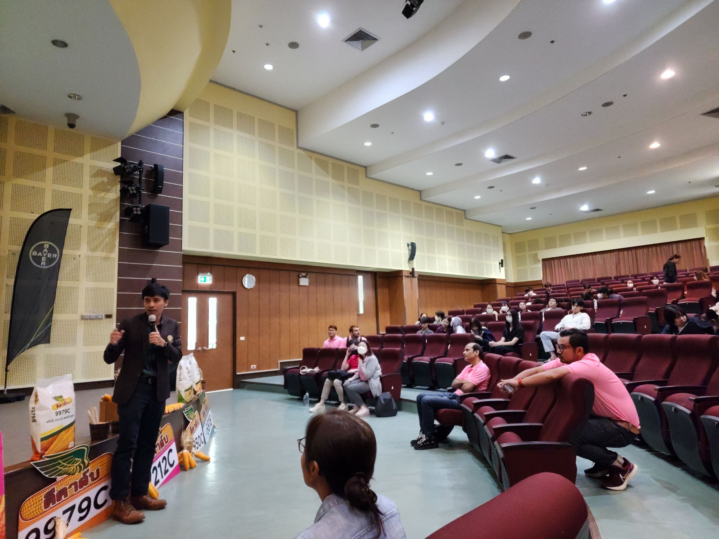 บริษัท ไบเออร์ไทย จำกัด/บริษัท มอนซานโต้ ไทยแลนด์ จำกัด
จัดกิจกรรม "Driving the Future of Plant Breeding" — ภาพที่ 13